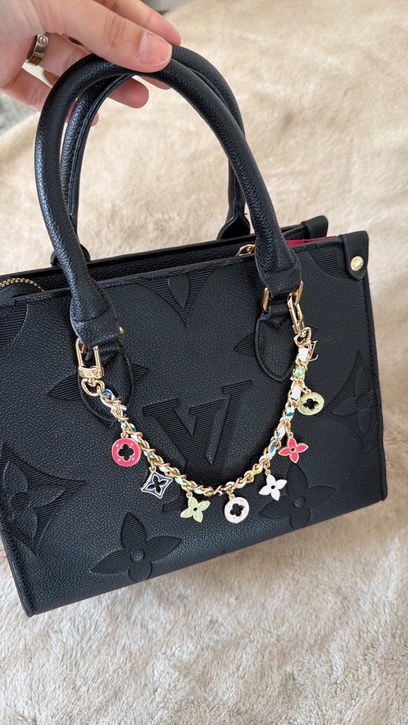 CHARM DITA