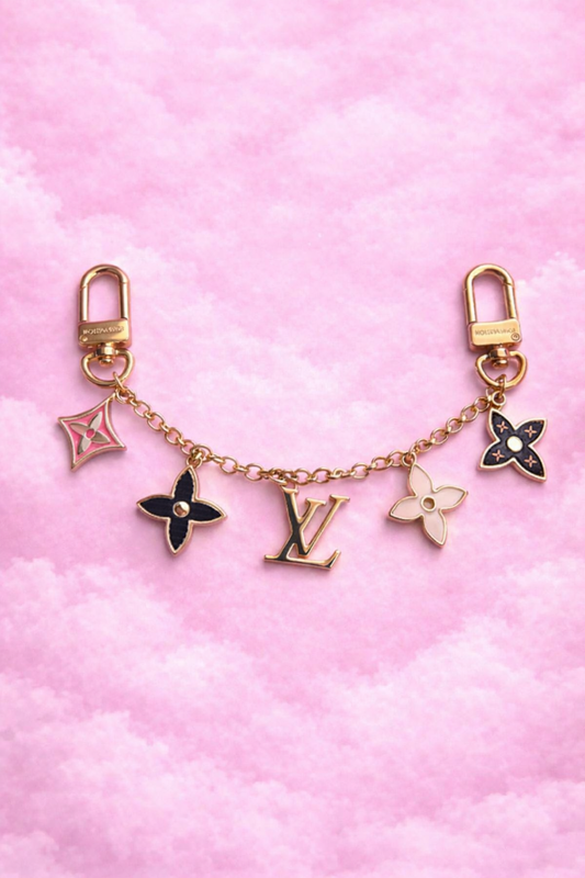 CHARM CLASSY