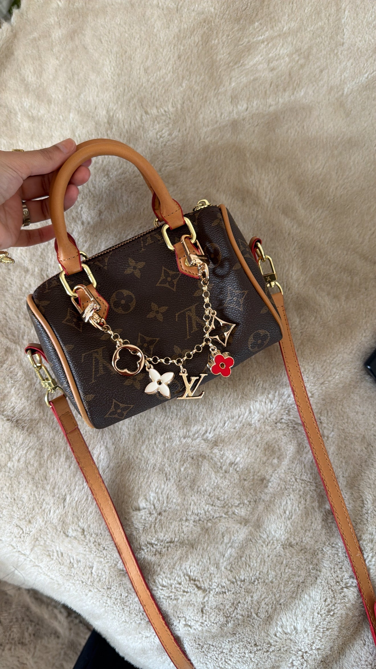 CHARM RED