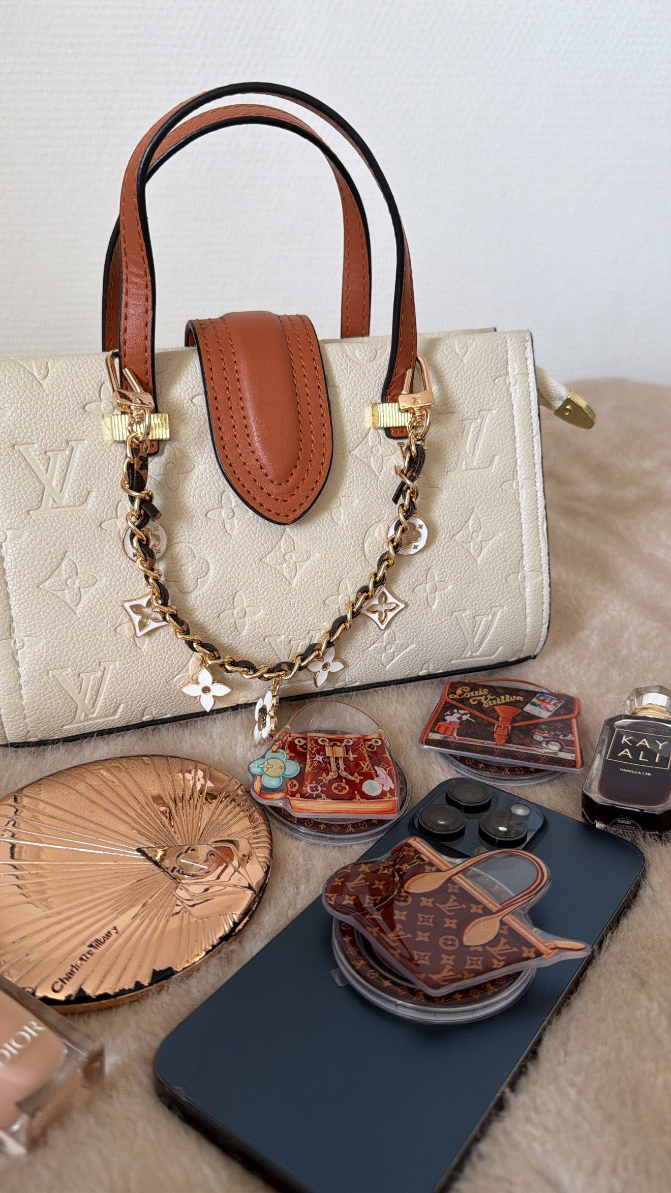 CHARM CUIR VUITTON